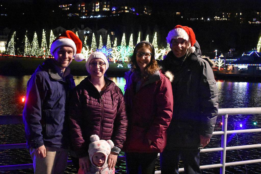 Spe-shell holiday lights featured in Renton