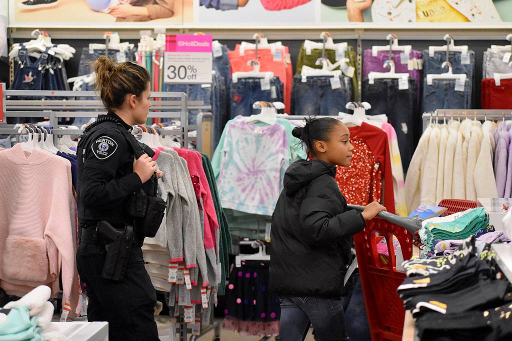 Renton kids get to holiday shop thanks to local police