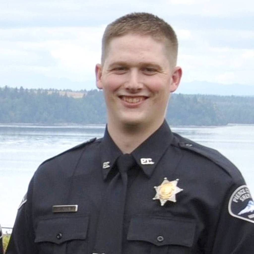 Renton honors Deputy Dyson