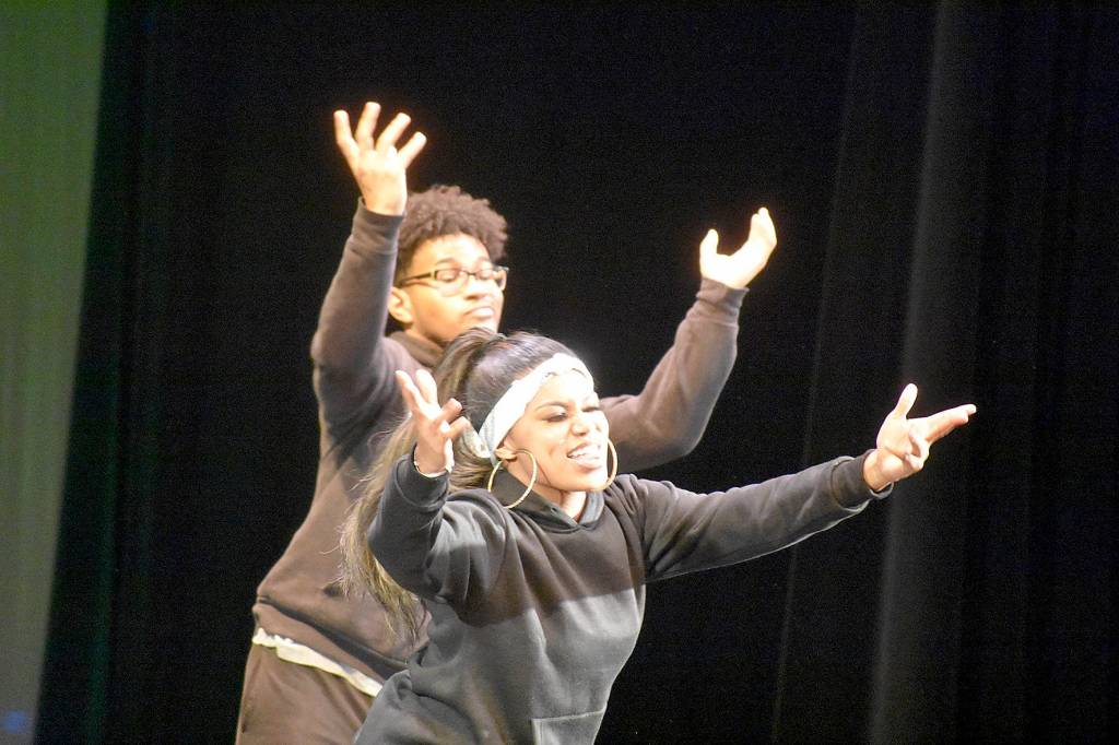 Renton High shows off its culture