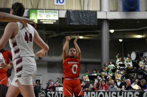Renton senior Jesselle Victo takes jump shot inside the Yakima Valley SunDome. Ben Ray / The Reporter