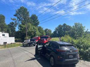 First responders block the entrance to the Valley View Condominiums on June 5. Benjamin Leung / Renton Reporter