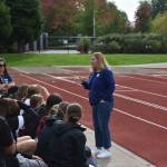 Former USWNT player Lori Henry talks with South Kitsap players. Ben Ray / The Reporter