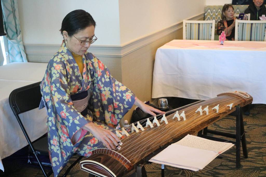 A koto player entertained the packed room of the Lakeshore. Photos by Bailey Jo Josie/Sound Publishing