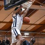 James Huff IV finishes off a dunk against Chief Sealth. Ben Ray / The Reporter
