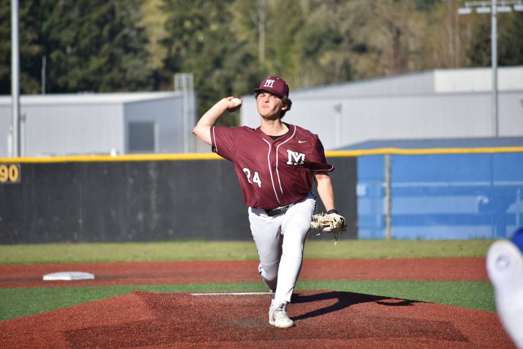 Will Turba pitches for Mercer Island against Liberty. Ben Ray / The Reporter