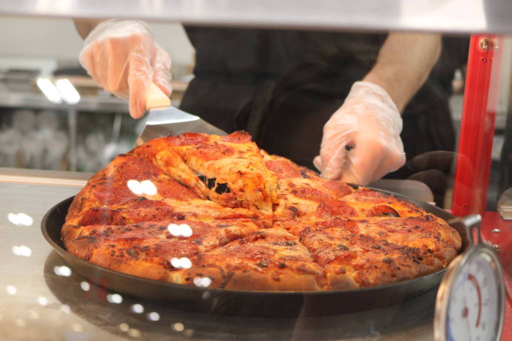 Pizza is on the menu at the WinCo kitchen. Photo by Bailey Jo Josie/Sound Publishing.